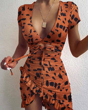 Load image into Gallery viewer, Graphic Print Mini Dress
