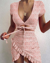 Load image into Gallery viewer, Graphic Print Mini Dress

